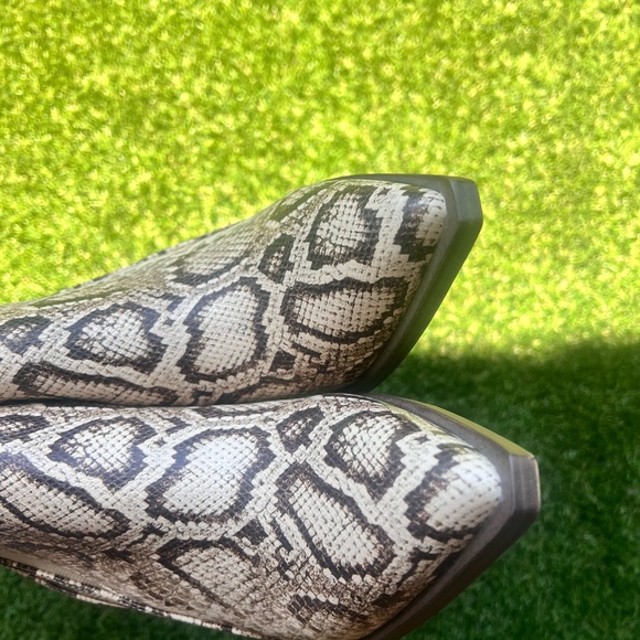 Vince Camuto Leather Brown Snakeskin Ankle Booties Women’s Size 9 - Picture 4 of 7